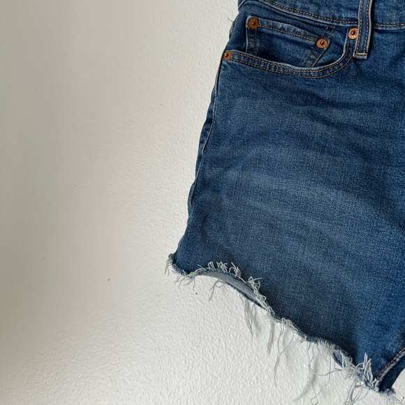 Levi’s Wedgie Cutoff Jean Shorts 30 - Picture 4 of 6